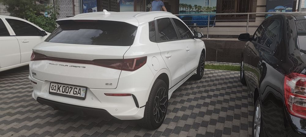 BYD E2 2023 — 2