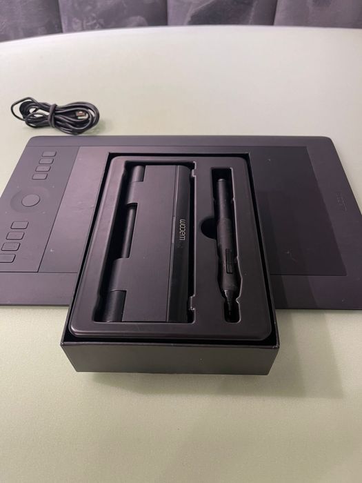 Графический планшет Wacom Intuos Pro M