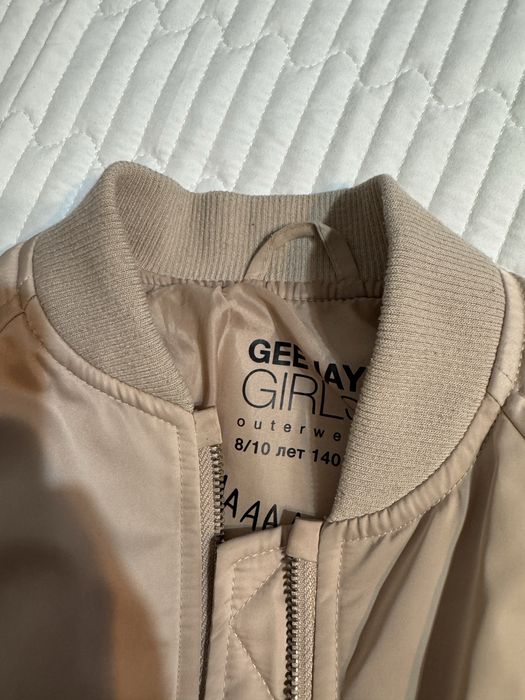 Курточка бомбер для девочки от Gloria jeans