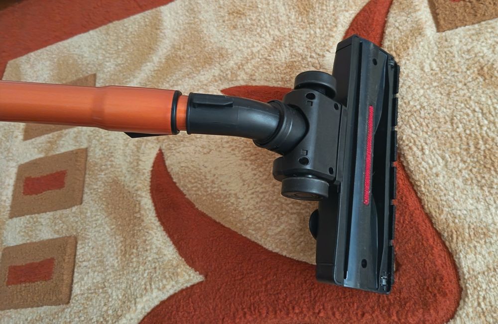 Aspirator vertical Rohnson cu garanție