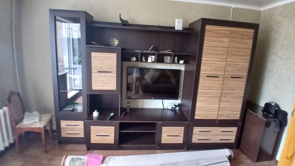 Срочно продам мебель в зал