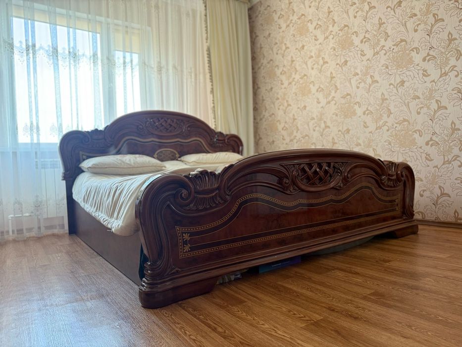 Продаю российский спальный гарнитур