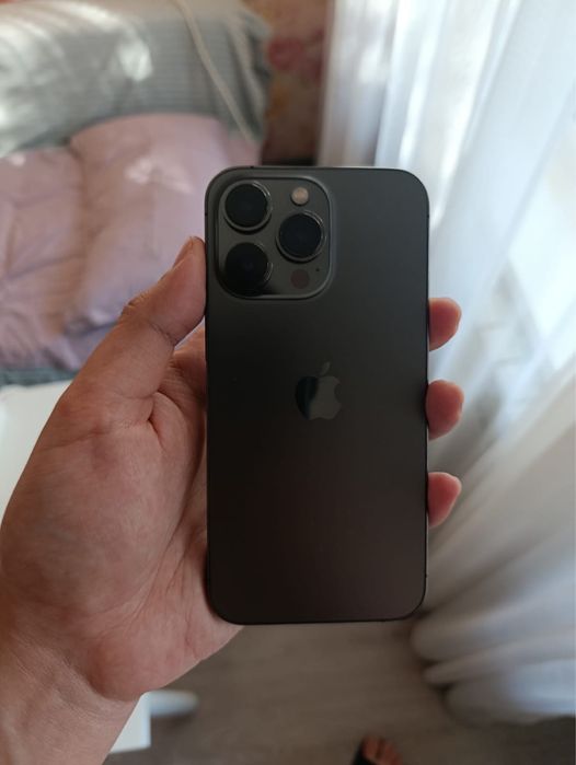 Продам iphone 13 pro 256 gb