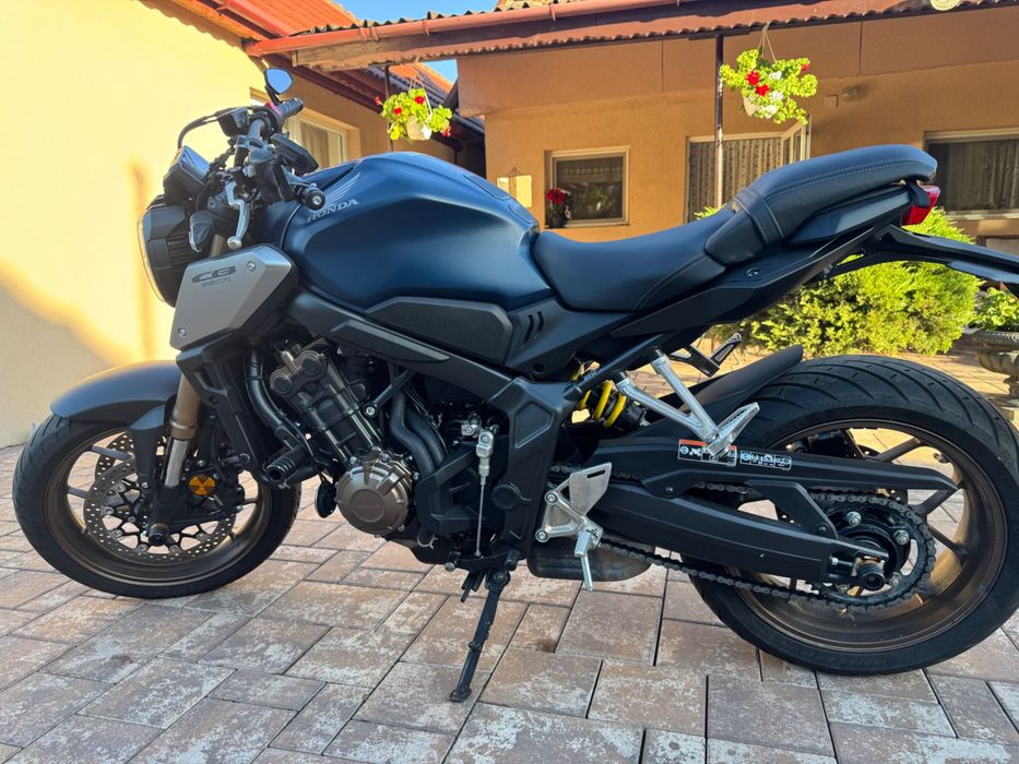 Vând Honda CB650R