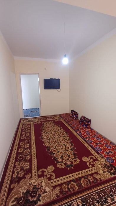 Raysentirda Doʻmboq Juja yonda Yangi Navastroykada Kv bor