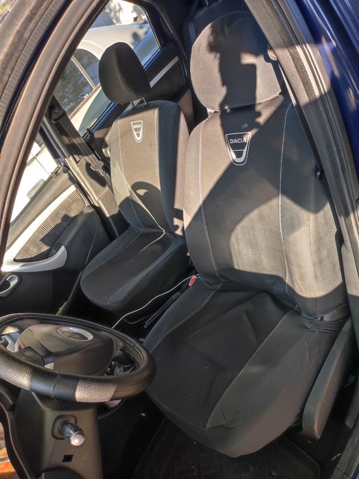 Vând Dacia Logan  2011