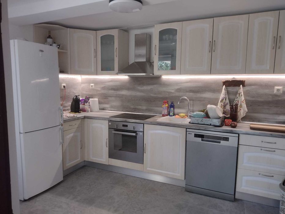 Продава се Къща в Велико Търново, Акация - 256 кв.м за 723 €/кв.м - Снимка #1