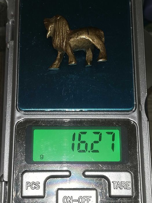 Бронзови фигурки