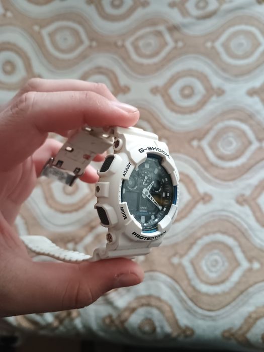Часовник G-Shock