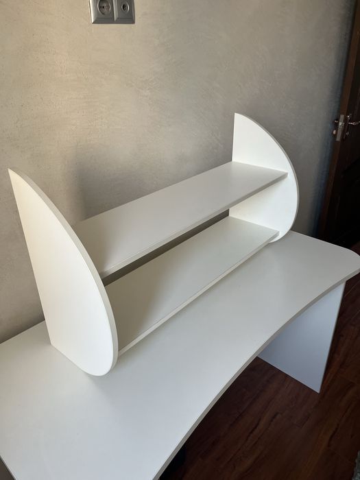 Продам стол и полку