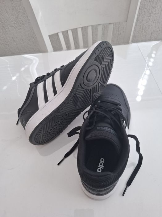 Маратонки Адидас