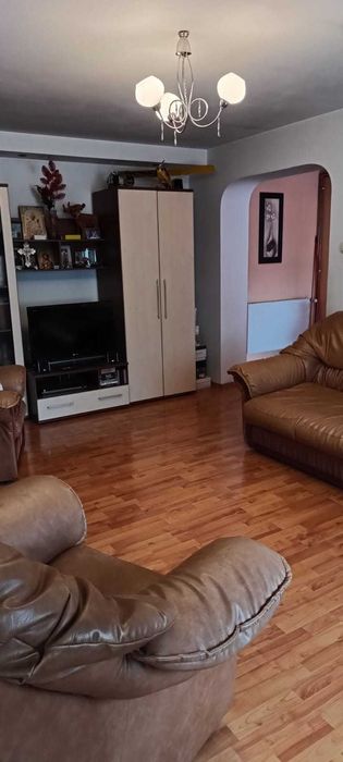 Vand casă cu teren zona Sos.Chitilei , Colosseum