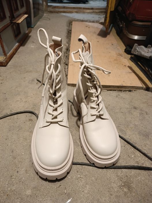 Дамски боти, като  нови