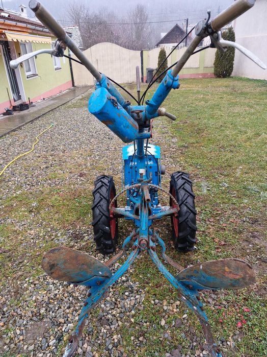 Motocultor cu freză si plug