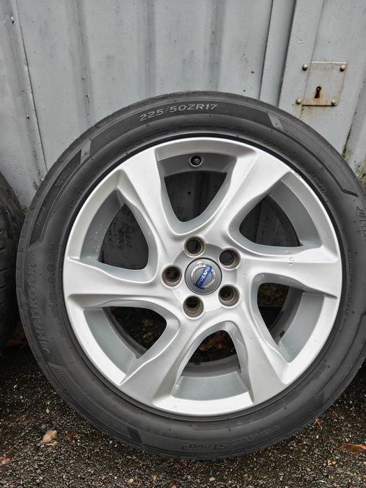Vand 4 jante Volvo  R17 OEM (Originale)
