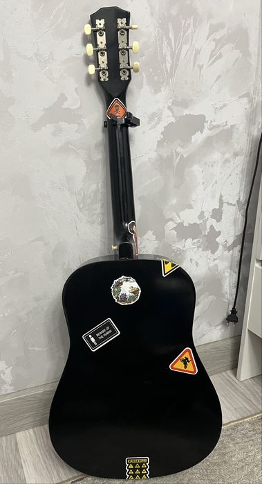 Акустическая гитара