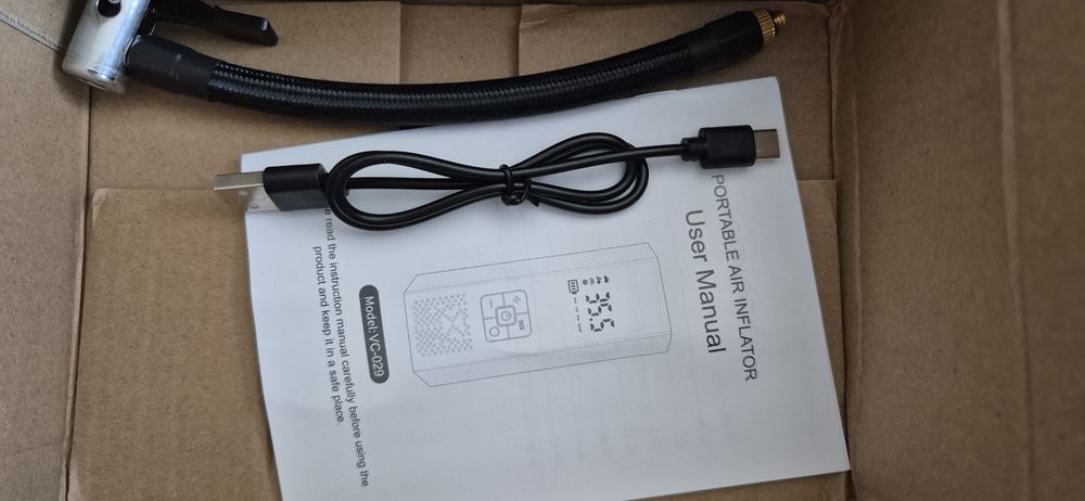 автоматичен Компресор за гуми, 3в1 - power bank, фенер/led осветление