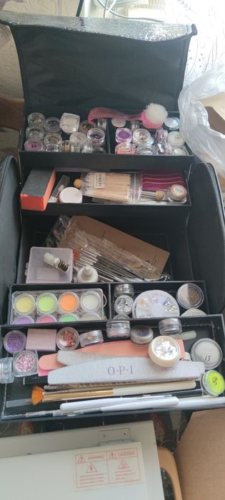 Продам все для наращивания ногтей