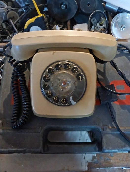 Стари  телефони  пишеща машина