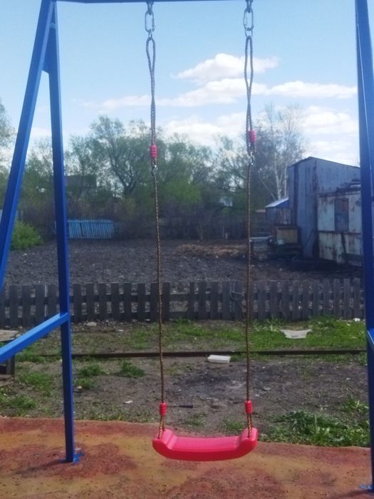 Продам качелю новая