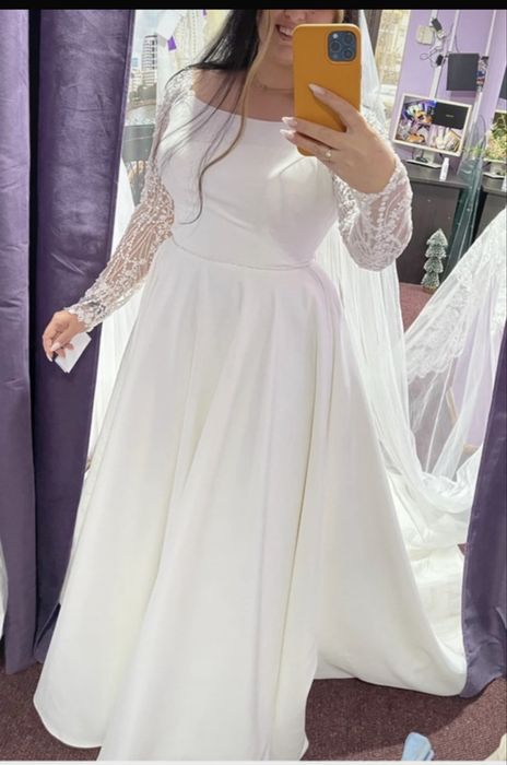 Vând Rochie de mireasă + voal