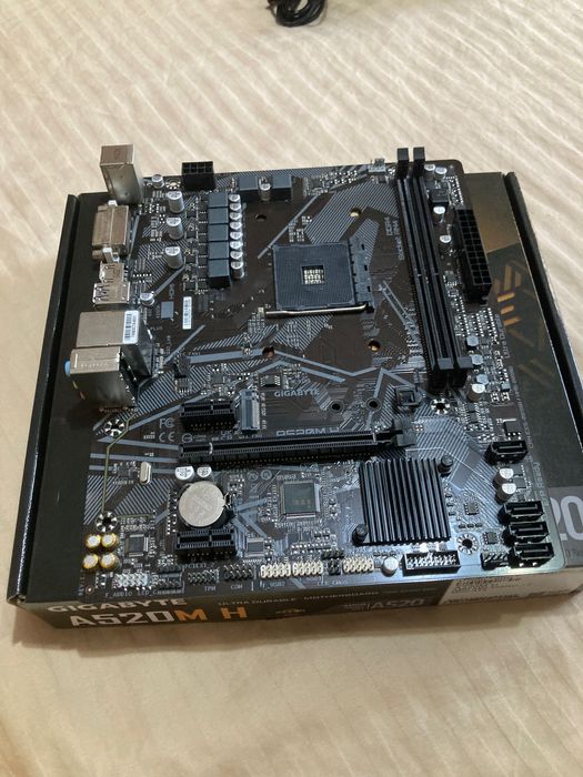 Vând placă de bază A520M H