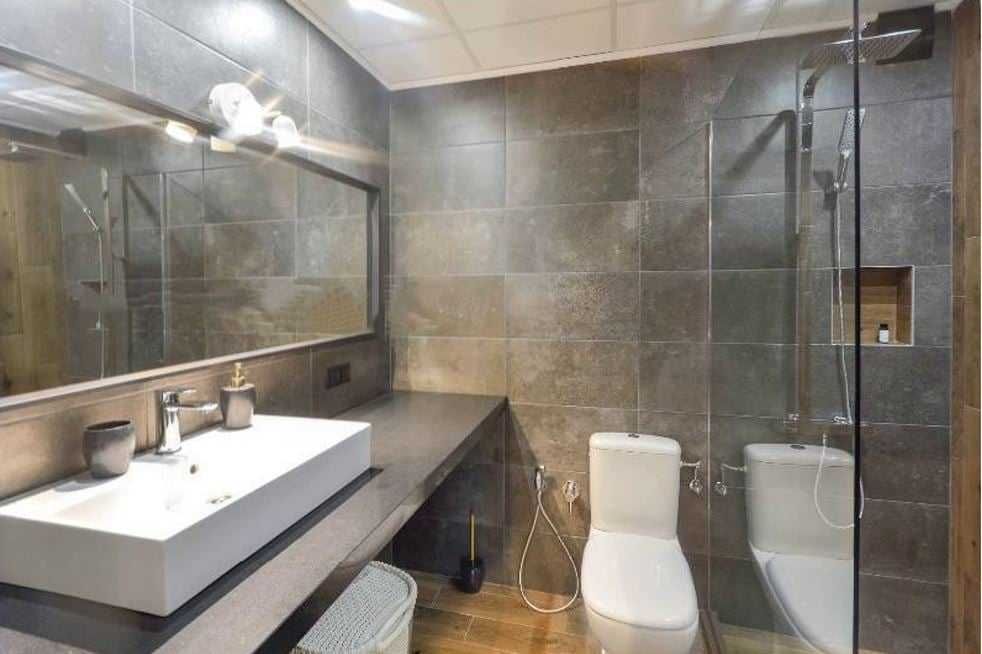 Дава се под наем Тристаен апартамент в София, Полигона - 120 кв.м за 637.5 € - Снимка #8