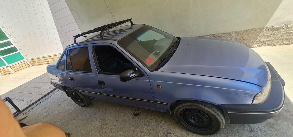 Ko'k Daewoo nexia 1