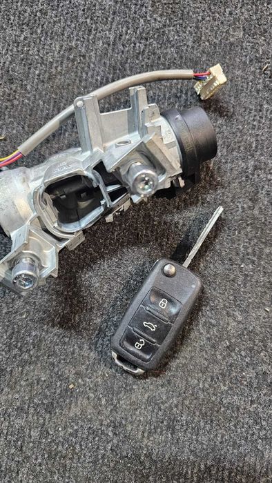 Contact + cheie Volkswagen Golf 5 Golf 6 Skoda octavia 2