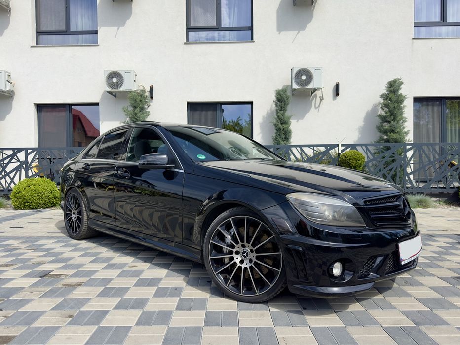Pret 25.000 E Mercedes-Benz C63AMG 2010 476 CP EXTRA FULL Variante