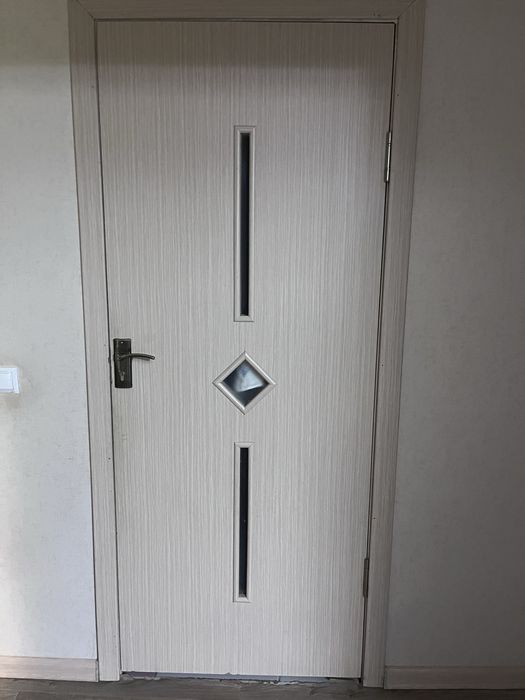 Продаю Дверей и мебель