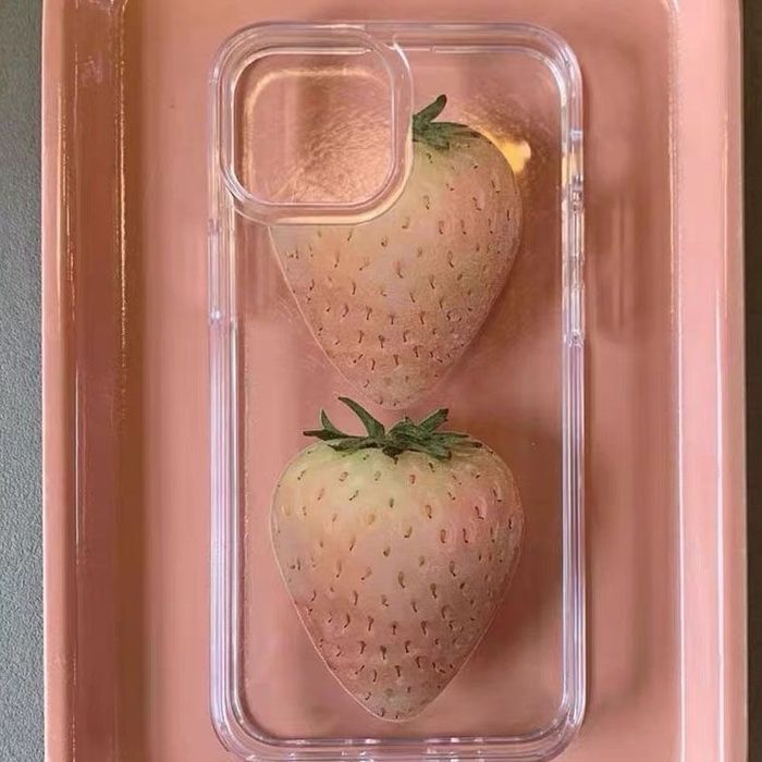 Чехол с клубникой айфон