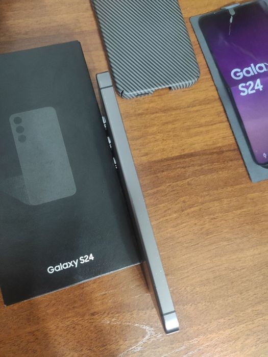 Продам Samsung Galaxy S24