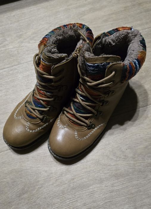 Продам зимние ботинки