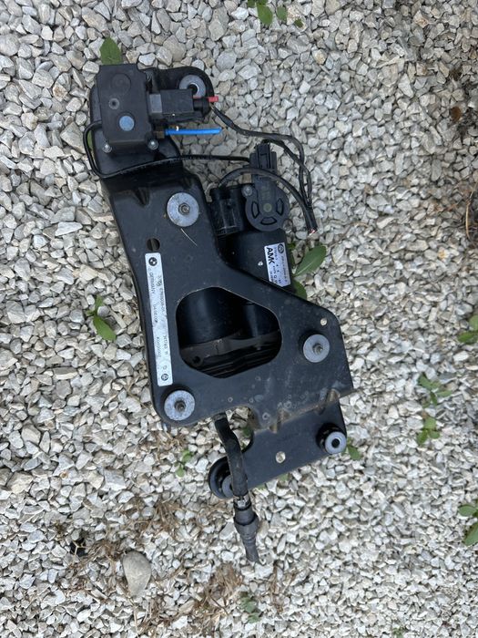 Компресор въздушно окачване BMW X5 E70 бмв х5 е70 въздух