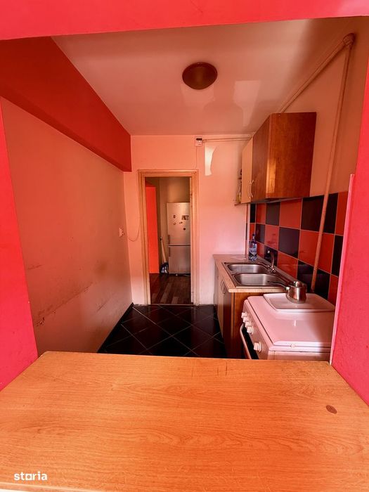 Garsonieră însorită în bloc de apartamente etaj 2/4 – Astra
