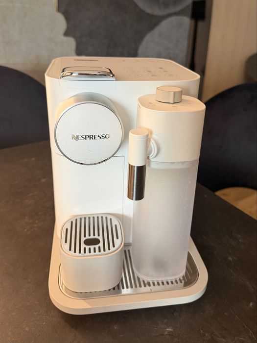 Nespresso Gran Lattissima Elegant, stare impecabilă,