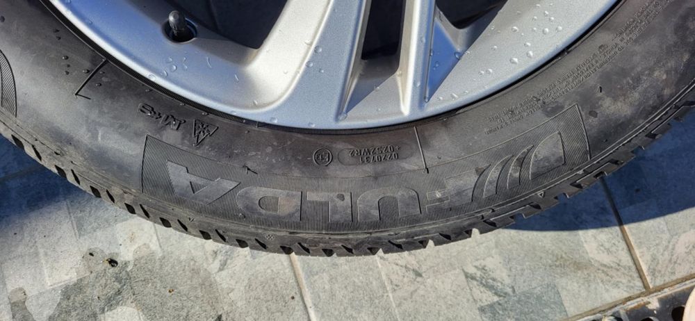 Гуми със джанти Нисан Джук