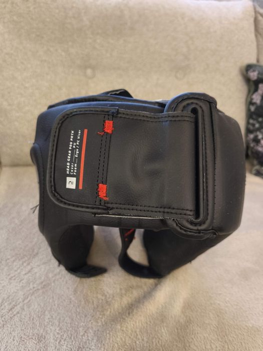 Каска за бокс декатлон