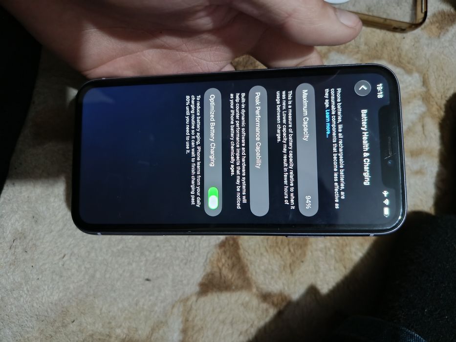 iPhone 11 kafolati bilan srochno sotiladi