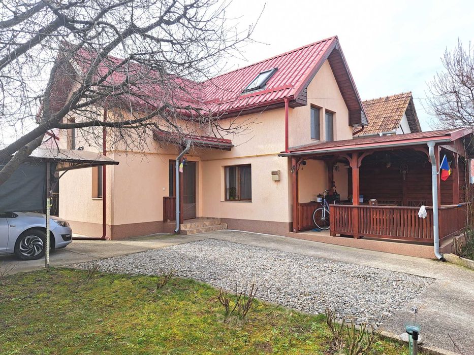 Casă de vânzare !!!