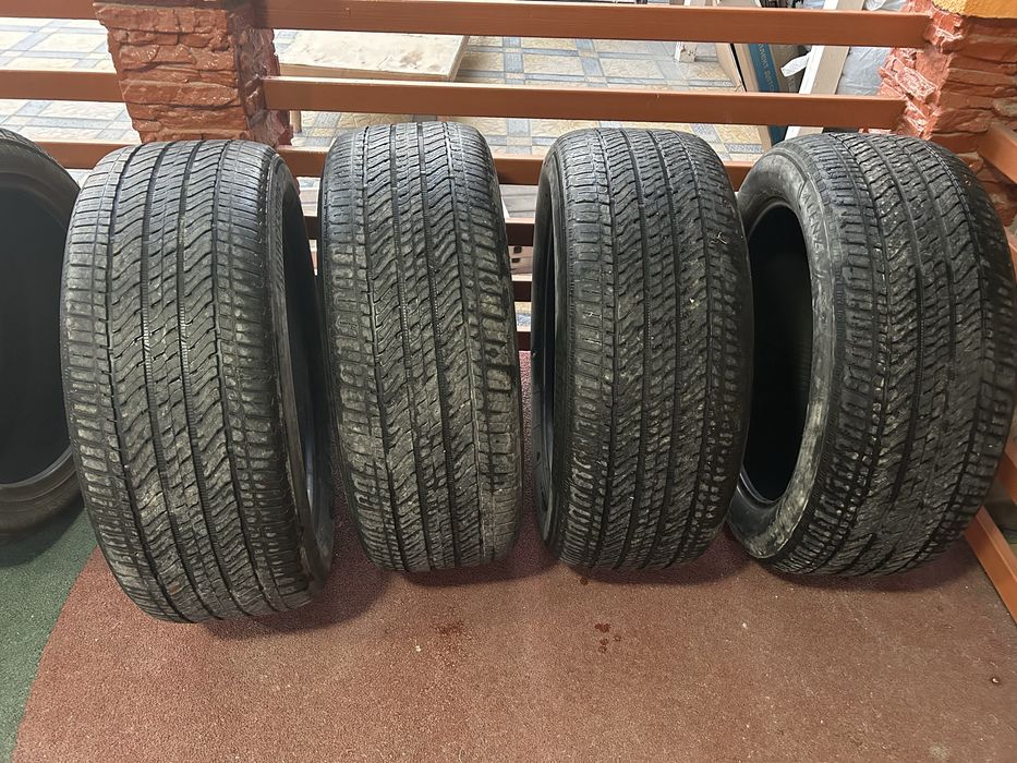 Продам комплект шин Bridgestone 275/50 R22 (Всесезонные)