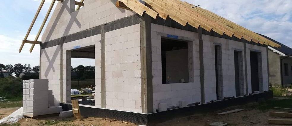 Executam case la roșu - tencuieli - renovari case apartamente