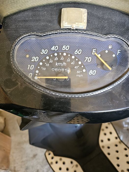 продавам скутер 50 куб.