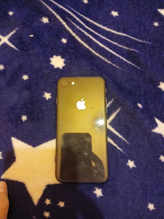 Vînd iphone 8 negru