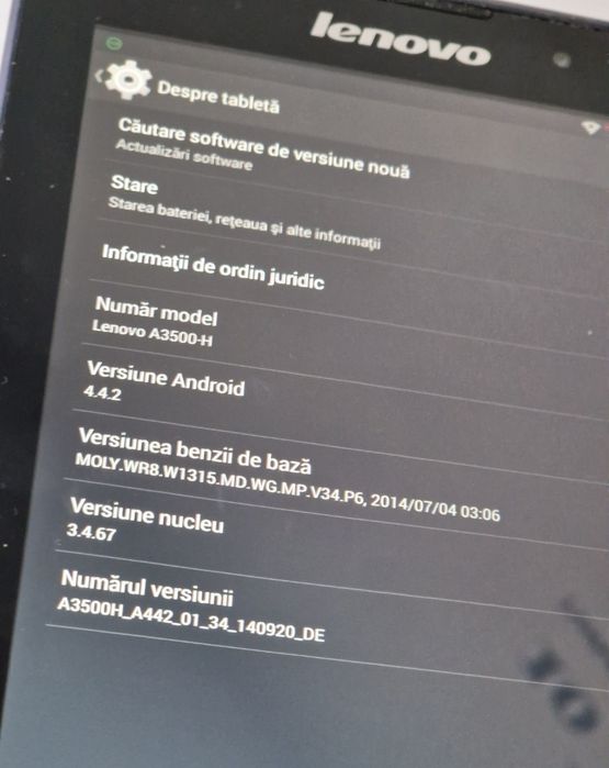 Tableta Lenovo cu slot de card si Sim