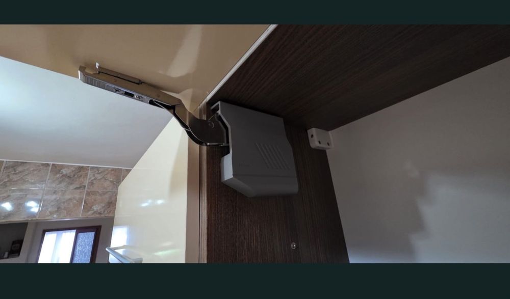 Corp suspendat cu blum