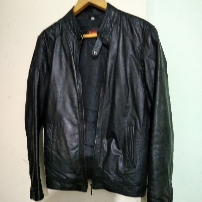 Продам кожаные куртки .