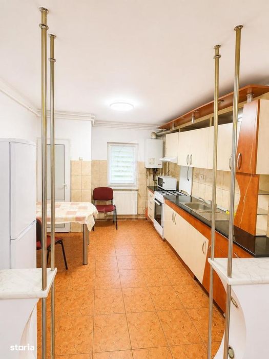 Apartament 3 camere în zona ZORILOR