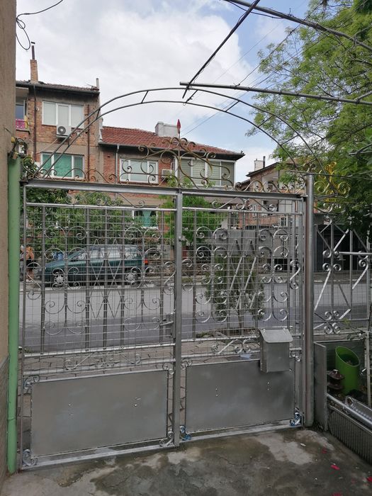 Дава се под наем Етаж от къща в Асеновград - 90 кв.м за 229.5 € - Снимка #1